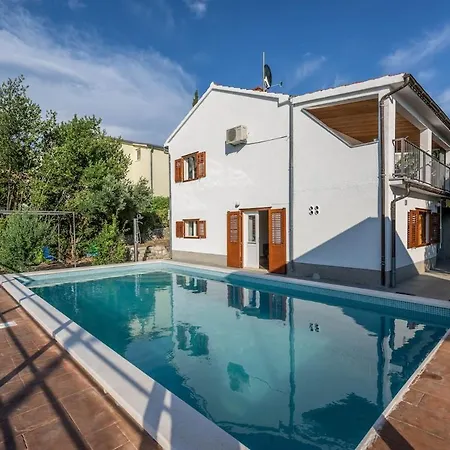 Апартаменты With Private Heated Pool In Lahor