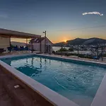 Apartment With Private Heated Pool In Lahor
