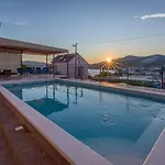 With Private Heated Pool In Lahor * Seget Vranjica