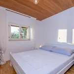 With Private Heated Pool In Lahor *